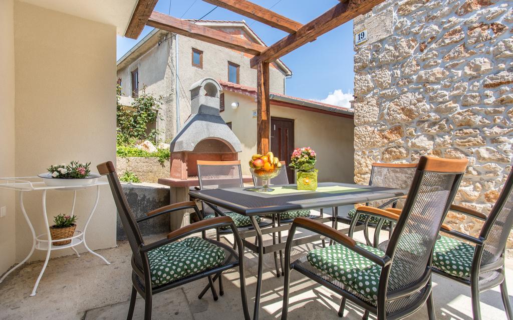 Apartman Bonaca Vrbnik Exterior photo